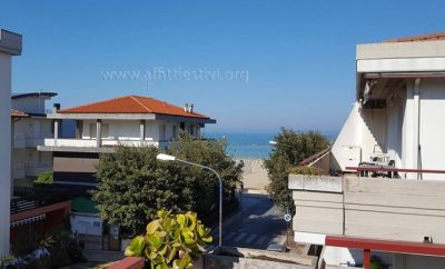 Appartamento con ampio terrazzo vista mare a 50 mt. dalla spiaggia – via Emilia – 37359