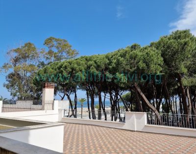 appartamento in centro fronte mare – residenza La Pineta – via Roma – 36730