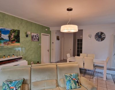 Bellissimo appartamento a soli 50 mt. dal mare – via Egeo – 37771