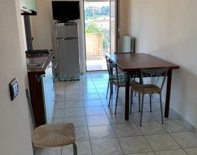 Appartamento con una camera in palazzina fronte mare 2 – lungomare Roma – 43258