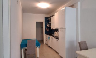 Appartamento al piano terra con due bagni a 200 mt. dal mare – via Napoli – 45471