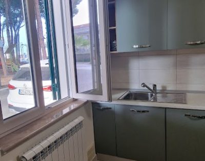 Appartamento al piano terra a 30 mt. dal mare – via Pineta – 45390