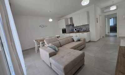 Appartamento nuovo a 100 mt. dal mare – via Thaulero lato est – 45618